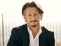 фото Пенн во время визита на остров Молодёжи фото Пенн во время визита на остров Молодёжи