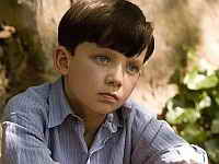 фото Мальчик в полосатой пижаме фото Мальчик в полосатой пижаме